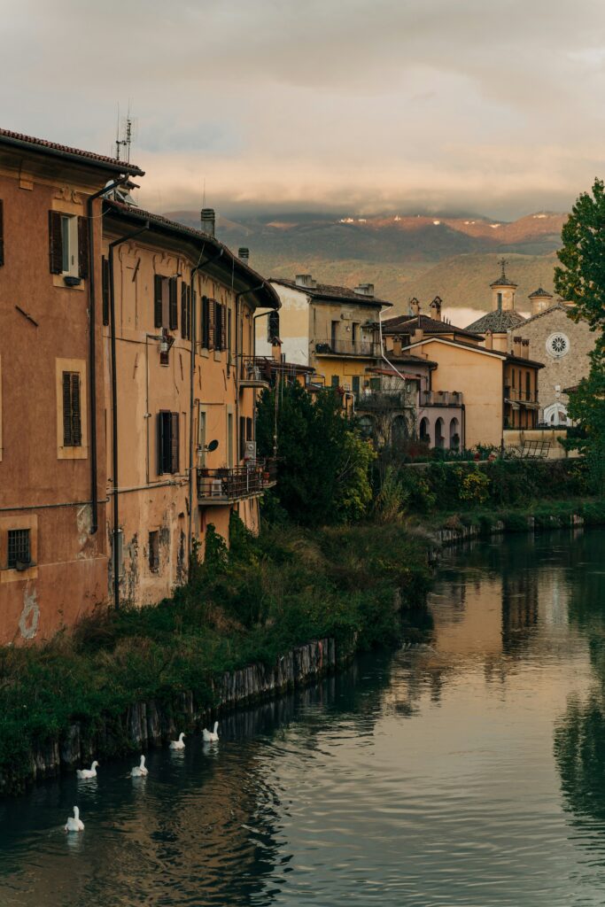 gabriella clare marino ch9M0CqMWZ4 unsplash