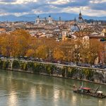 Panorama d autunno sul Tevere a Roma